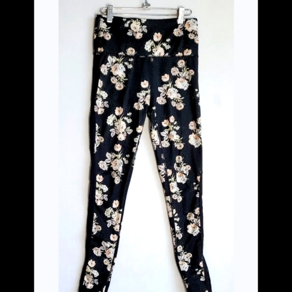 EUC! Free People Movement LIZA Black Floral Leggings Sz Small - Picture 4 of 5